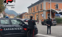 Tenta di fuggire con la spesa: arrestato 18enne