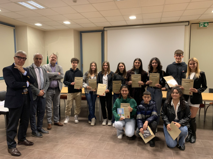 Rodacciai premia i figli dei dipendenti con borse di studio