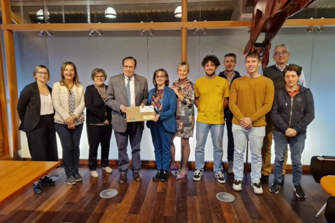 Dopo 42 anni in pensione la storica dipendente comunale Gabriella Maggi