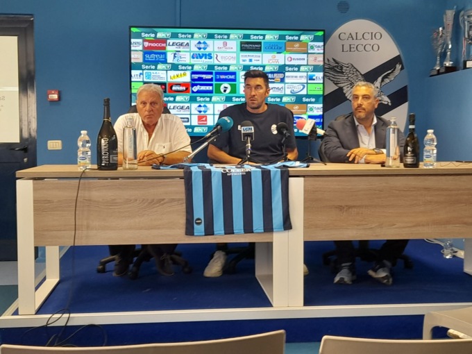 I blucelesti presentano mister Bonazzoli: “A Lecco non per la gloria ma per lavorare”