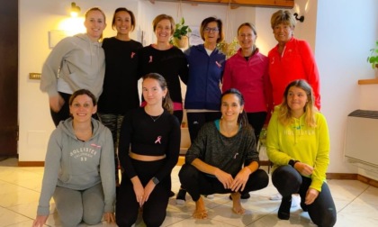 Dervio, una masterclass di yoga a sostegno del mese rosa