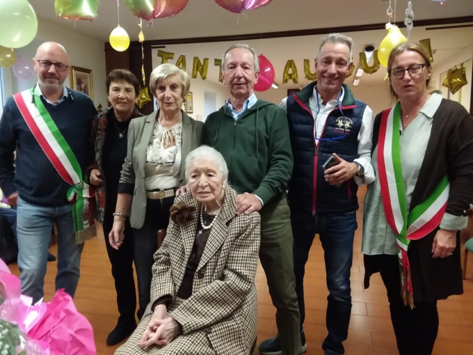 100 candeline per Ilde Buzzella, nonna di Dervio e della sua Valvarrone