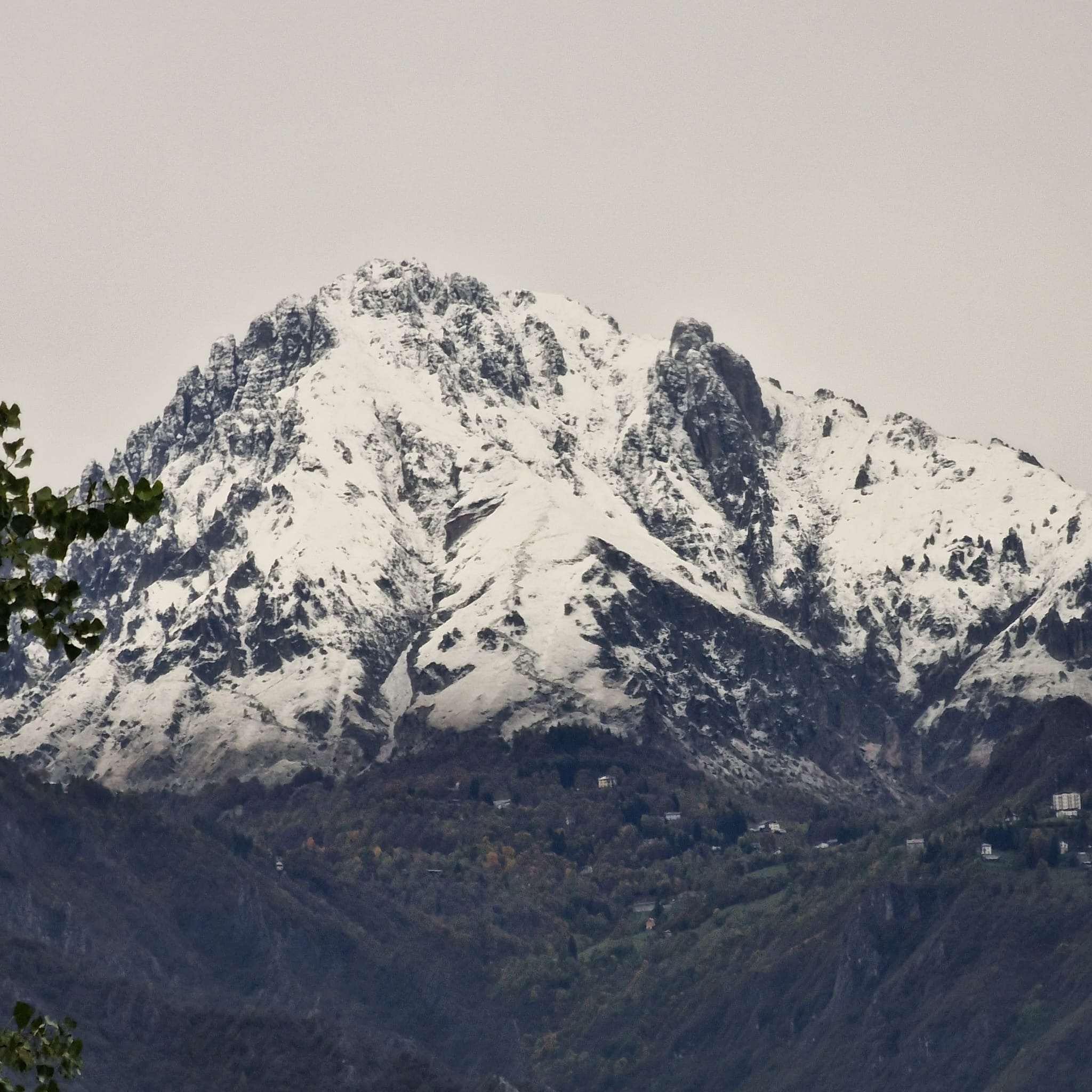 Prima neve sui monti: appello alla prudenza del Soccorso Alpino