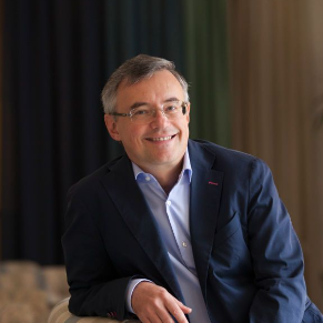 Tutti pazzi per Alessandro Barbero: la serata a Lecco fa sold out in due ore