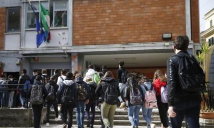 Lecco: il Comune assegna le borse di studio a nove studenti meritevoli
