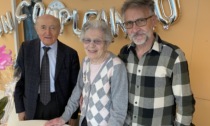 102 anni e non sentirli: auguri Giulia, a Lecco per il suo amore da film
