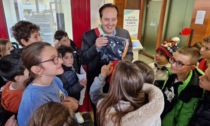 Valmadrera, gli alunni della Cima in gita in Comune