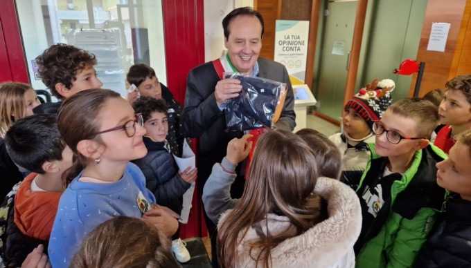 Valmadrera, gli alunni della Cima in gita in Comune