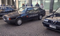 Gli automezzi storici dei Carabinieri in mostra in piazza Garibaldi