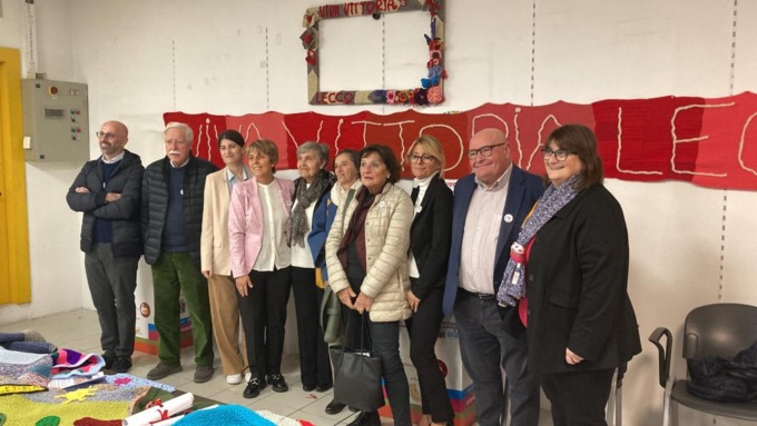 Viva Vittoria: una maxi coperta avvolgerà piazza Cermenati per dire “no” alla violenza sulle donne