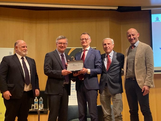 Alessandro Barbero incanta Lecco alla cerimonia del Premio Manzoni alla Carriera