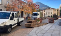 Si monta la pista di pattinaggio a Lecco: apertura il 24 novembre e quest'anno sarà coperta