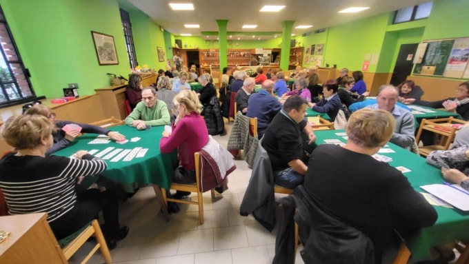 All’Auser Olginate è scoppiata la Burraco-mania