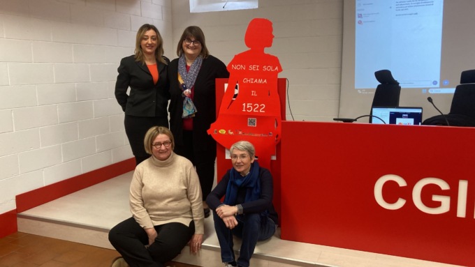 Non sei sola, chiedi aiuto: sabato Lecco griderà no alla violenza sulle donne