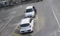 Lecco, arrestato un pluripregiudicato autore di 10 furti su autovetture - IL VIDEO DEI FURTI