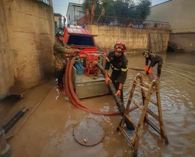 Vigili del fuoco di Lecco impegnati nell’emergenza in Toscana