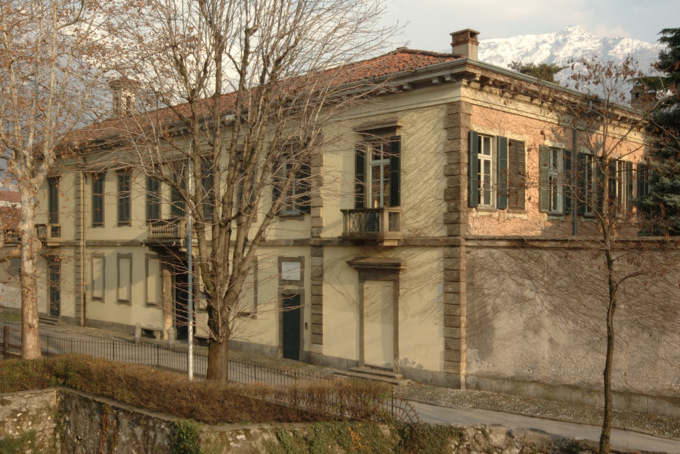 Vandali a Villa Manzoni, domande senza risposta