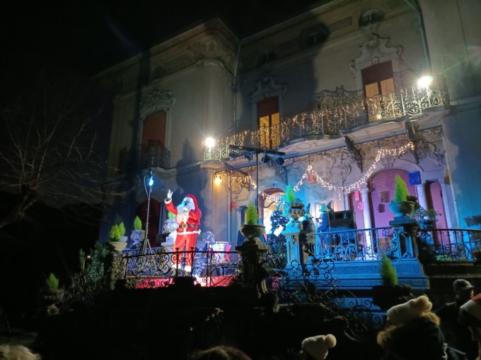 Mandello: il Natale al Villone alla scuola Santa Giovanna Antida è sempre un grande successo