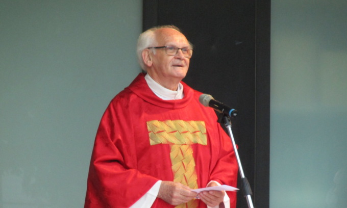 Don Enrico Caldirola trovato morto in casa a Merate