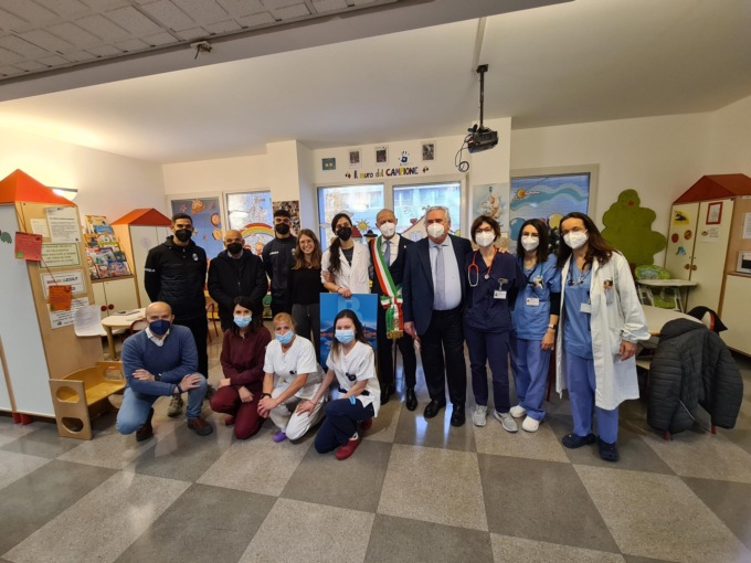 Calcio Lecco, sindaco e assessore visitano i bimbi in Pediatria