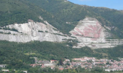 Giornata internazionale della montagna. Circolo Ilaria Alpi: "Chi cura le ferite delle cave?"