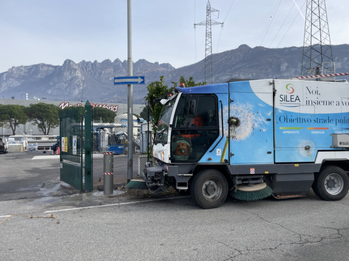 Lecco: addio acqua potabile per il lavaggio stradale