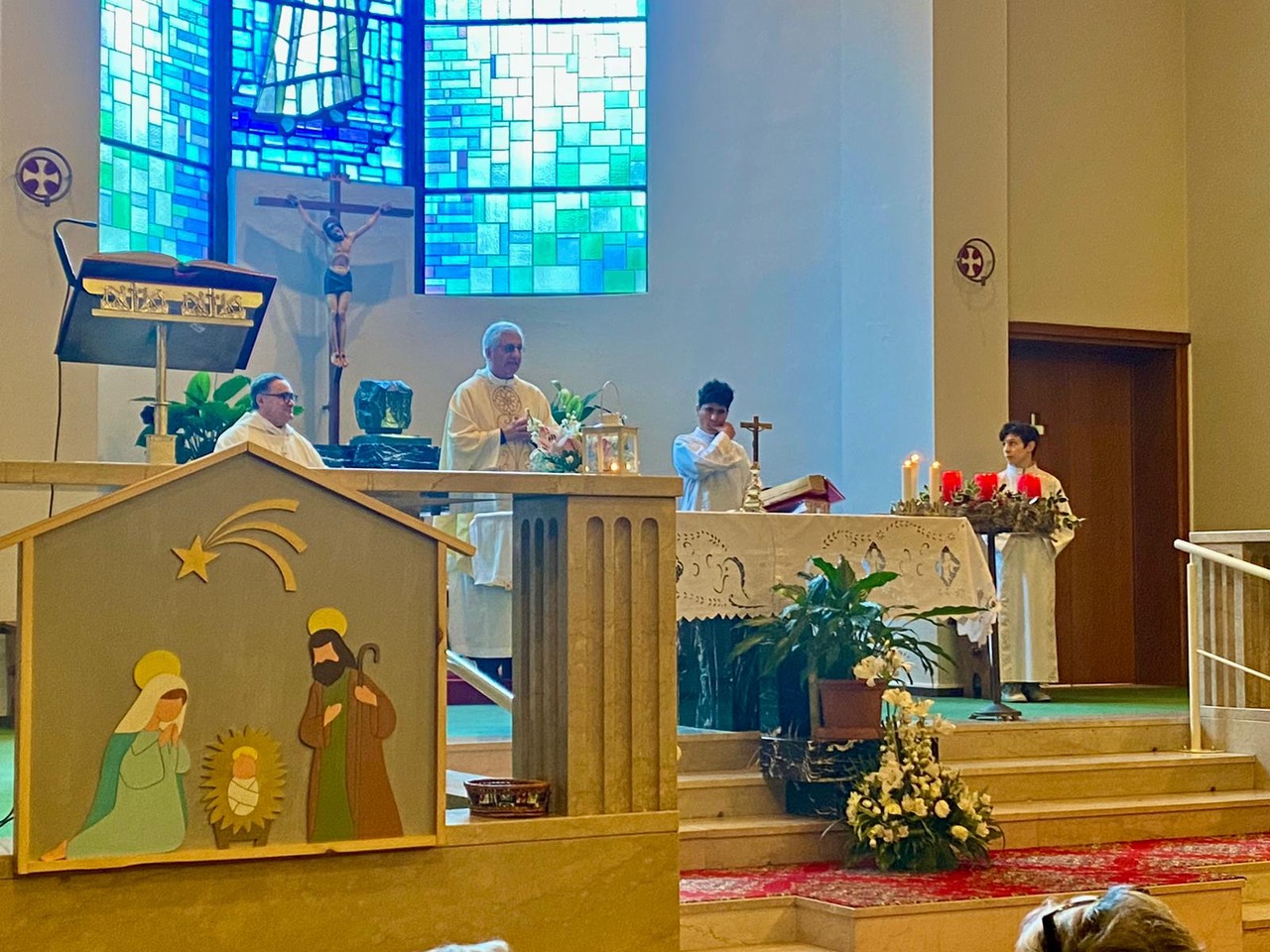 Monsignor Cesena celebra la Messa