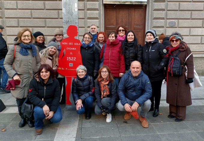 Flash mob contro la violenza sulle donne, tutte le foto