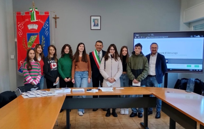 Nuovi nati, diciottenni e studenti meritevoli: Vercurago ha premiato le sue eccellenze