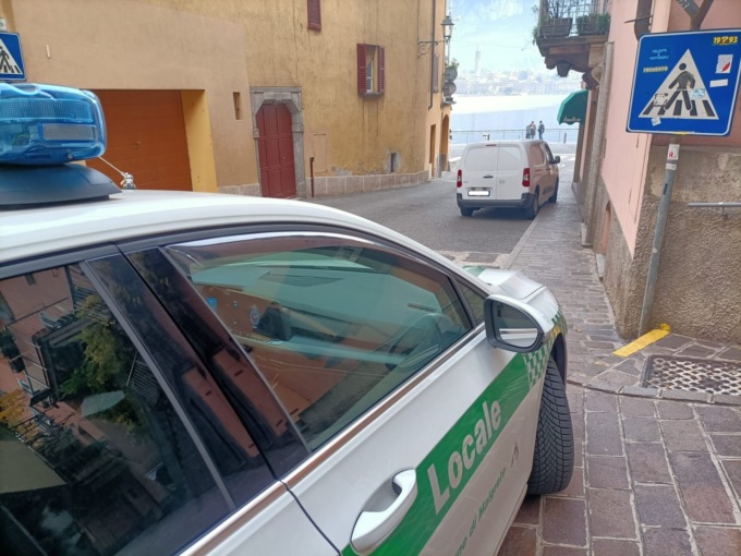 Malgrate: anziana investita da furgone in retromarcia