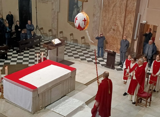 Lecco celebra Santo Stefano con la tradizionale accensione del Pallone