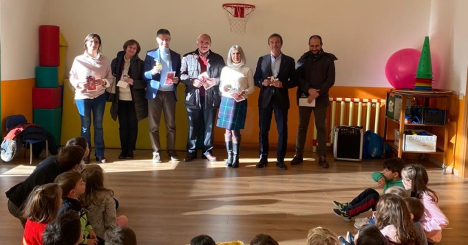 Il provveditore Castelnuovo in visita scuola montessoriana di Erve