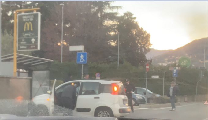 Garlate: schianto davanti al muncipio, traffico in tilt