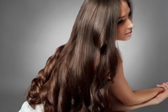 Come prendersi cura dei capelli lunghi?