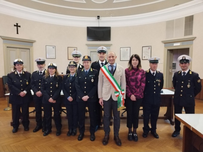 Polizia Locale: distintivi a 7 agenti di Lecco