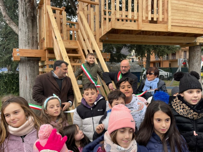 Dervio, inaugurata la casa sull’albero al parco Boldona