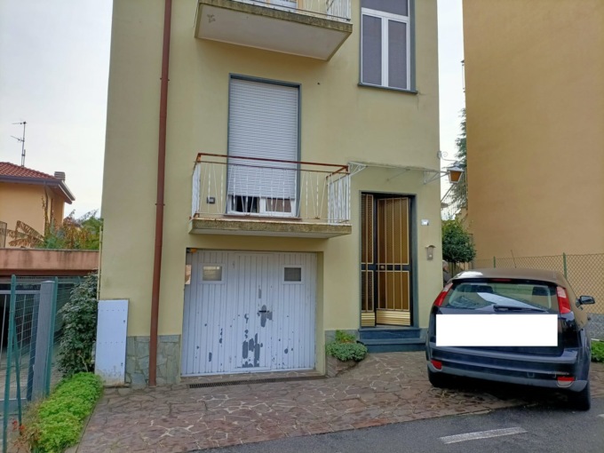 Valgreghentino: malore fatale in strada, muore davanti a casa. Era vedova da pochi mesi