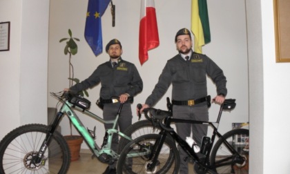 Contrabbando di biciclette vendute a Livigno scoperto dalla Guardia di Finanza