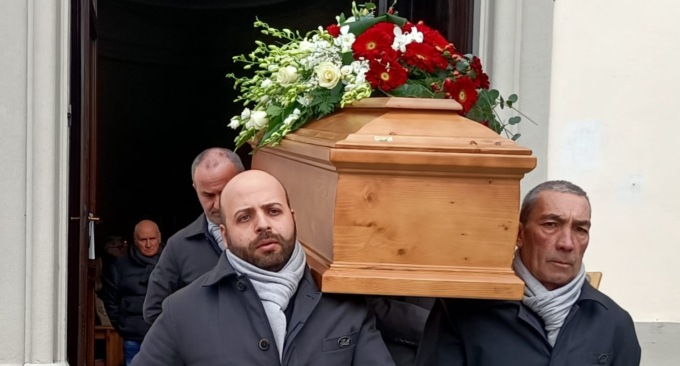 In tanti all’ultimo saluto al dottor Enzo Turani. Don Franco: “Era un attivatore di speranza”