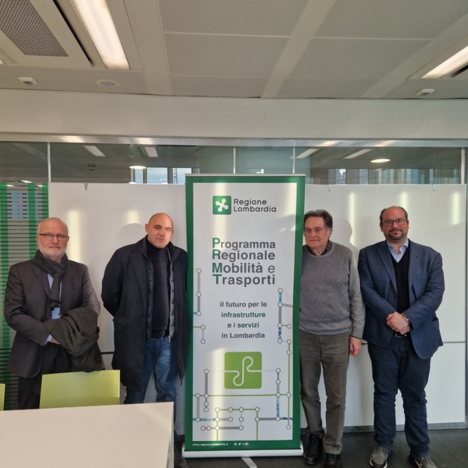 Treni, lavori sulla Lecco Bergamo: Zamperini e Fragomeli chiedono più autobus