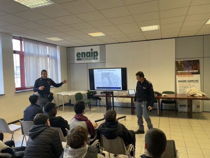 “Train to be cool”: la Polizia ferroviaria all’Enaip per insegnare come comportarsi sui treni