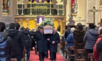 Valmadrera, chiesa gremita per l'addio a Marco Maggi, scomparso a soli 34 anni