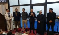 Il sindaco Gattinoni alla "moschea" di corso Promessi Sposi per la fine del Ramaḍan