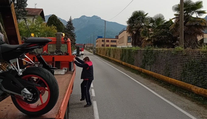 Incidente a Mandello, coinvolte 5 persone