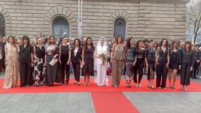 Lecco, un successo per la sfilata di moda organizzata dal negozio Aglaia
