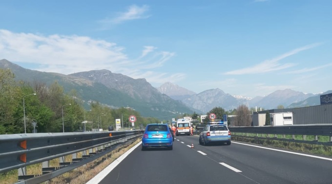 Moto a terra sulla Statale 36: 36enne in condizioni serie