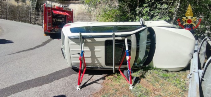 Lecco, intervento dei Vigili del fuoco per un incidente in via Paolo VI