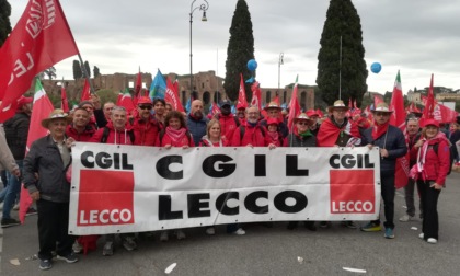 Cgil Lecco in piazza con la Uil per salute, sicurezza sul lavoro, salari e fisco