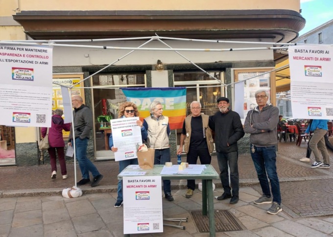 La Tavola lecchese per la Pace in piazza per i controlli sull’esportazione delle armi