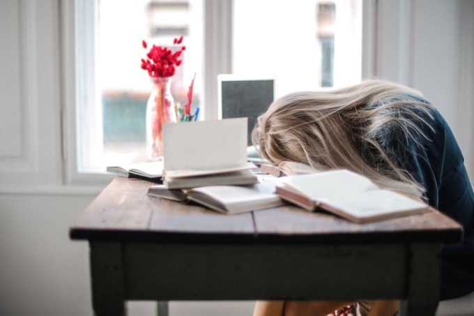 Come dormire meglio: i segreti per un riposo notturno perfetto